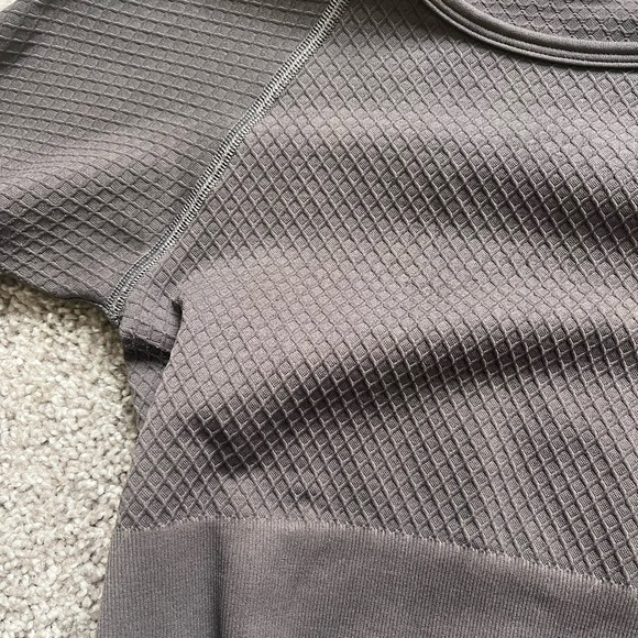 (TWO) Balance Athletica Long Sleep Crops - Picture 4 of 7